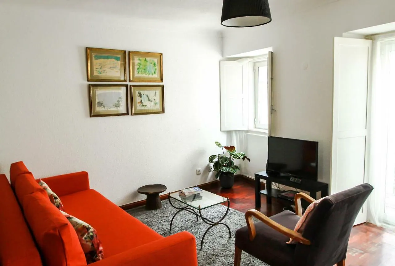 Cozy And Spacious Apartment In Graca, Lisbon Portugal