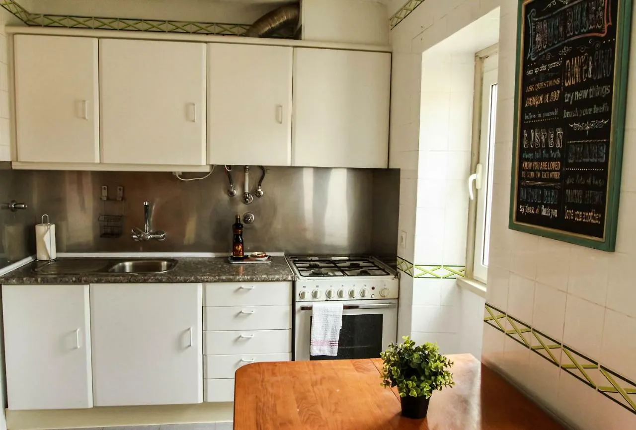 Cozy And Spacious Apartment In Graca, Lissabon