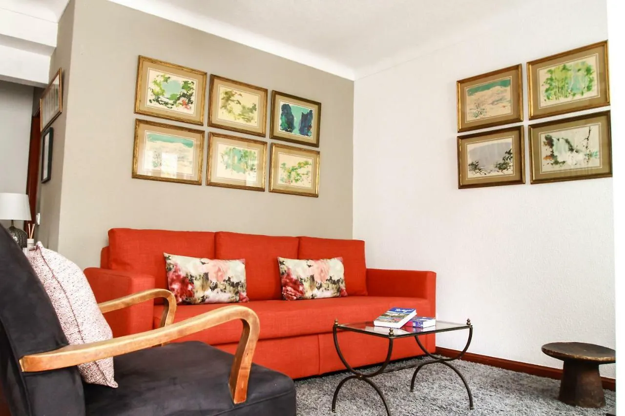 Cozy And Spacious Apartment In Graca, Lisbon