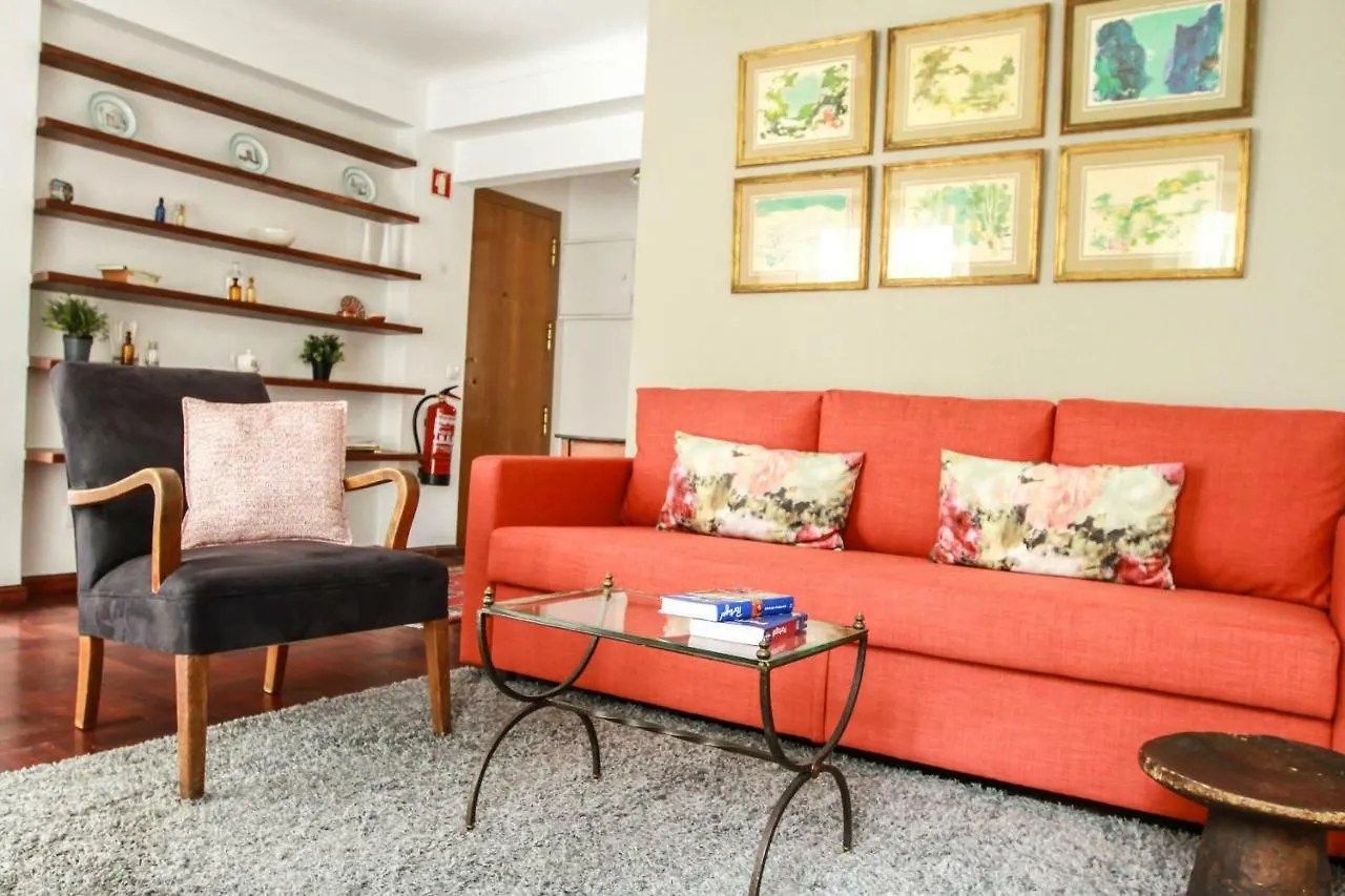 Cozy And Spacious Apartment In Graca, Lisbon