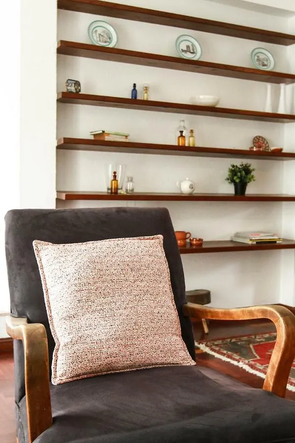 Cozy And Spacious Apartment In Graca, Lisbon