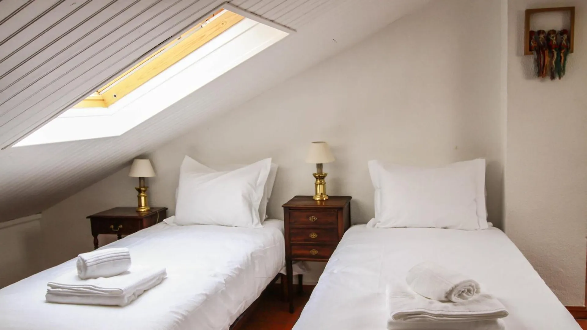 Cozy And Spacious Apartment In Graca, Lisbon